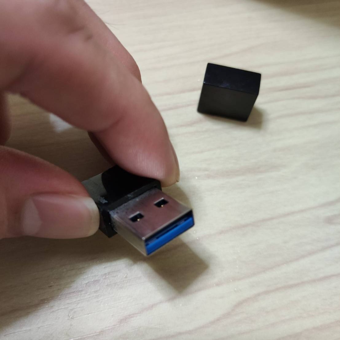 【極小】ELECOMのUSB3.0対応のMicro SDリーダーが高速でおすすめ