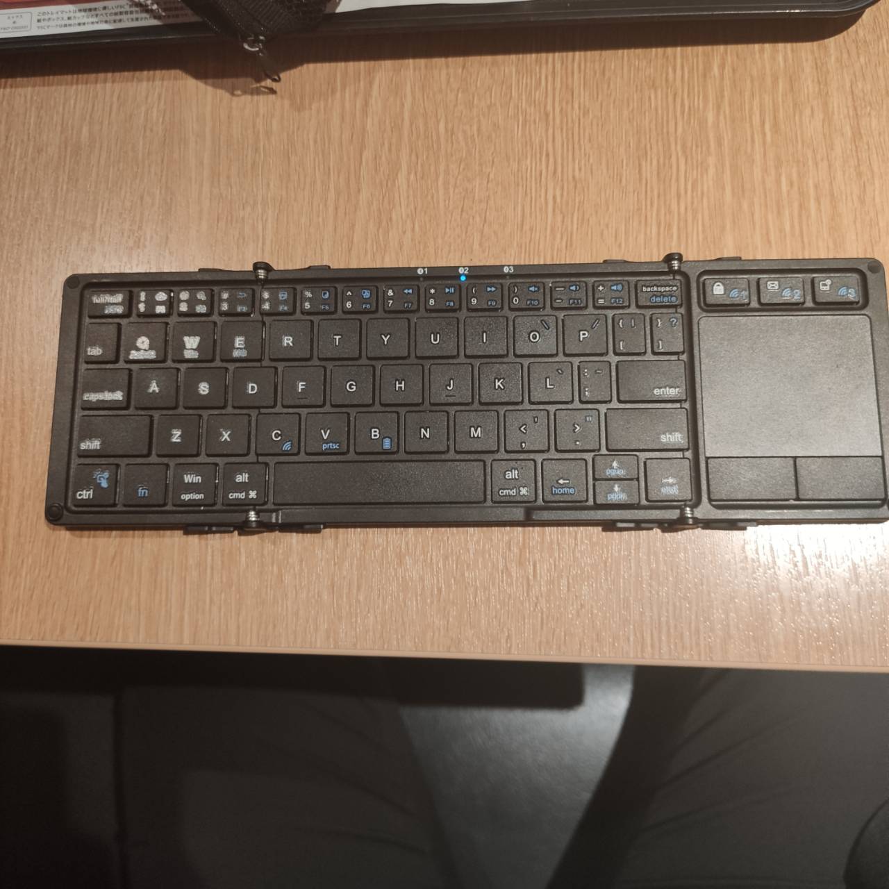 【Bookey Pocket】タッチパッド付き折りたたみキーボードレビュー